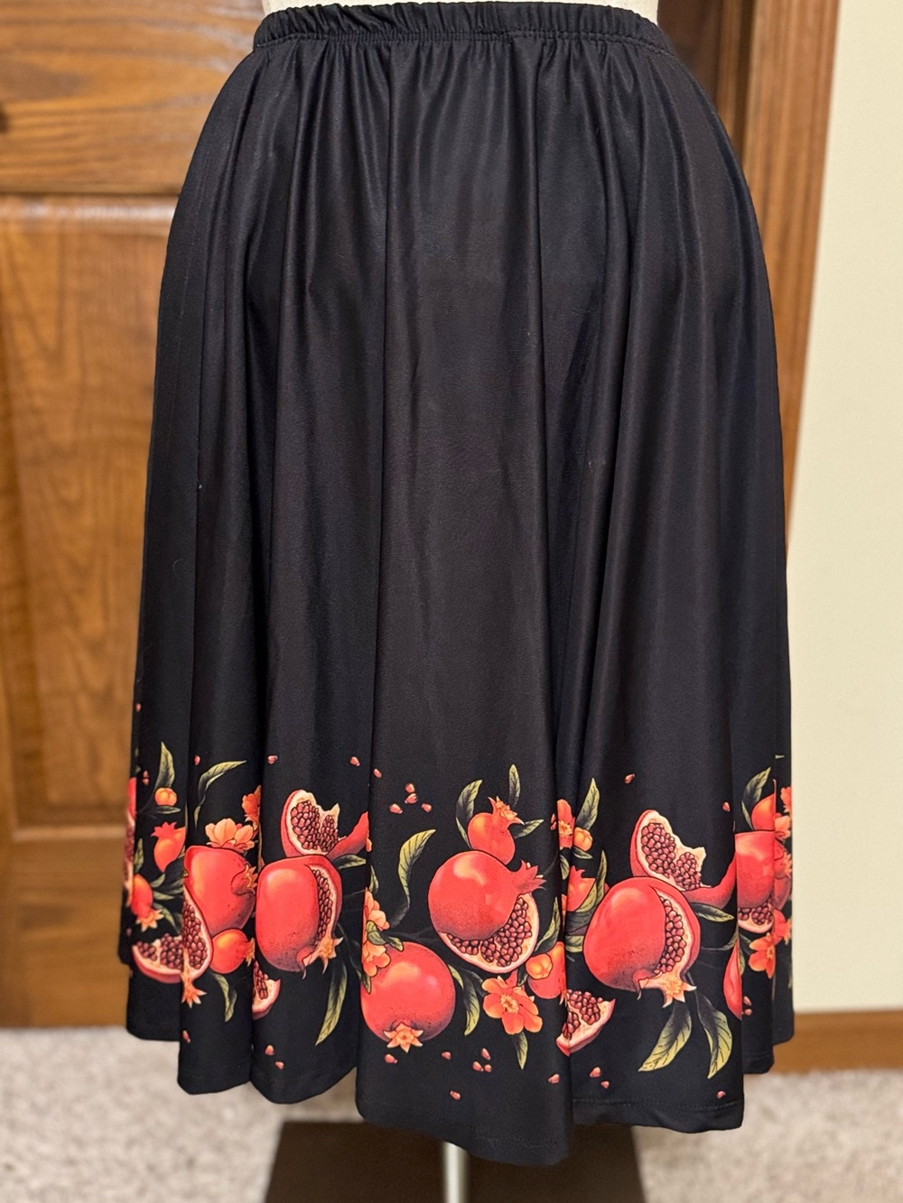 Pre-owned MAYA KERN Black Pomegranate Border Midi Skirt